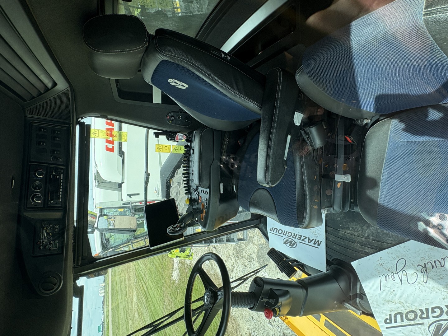 2023 New Holland CR9.90Z Combine