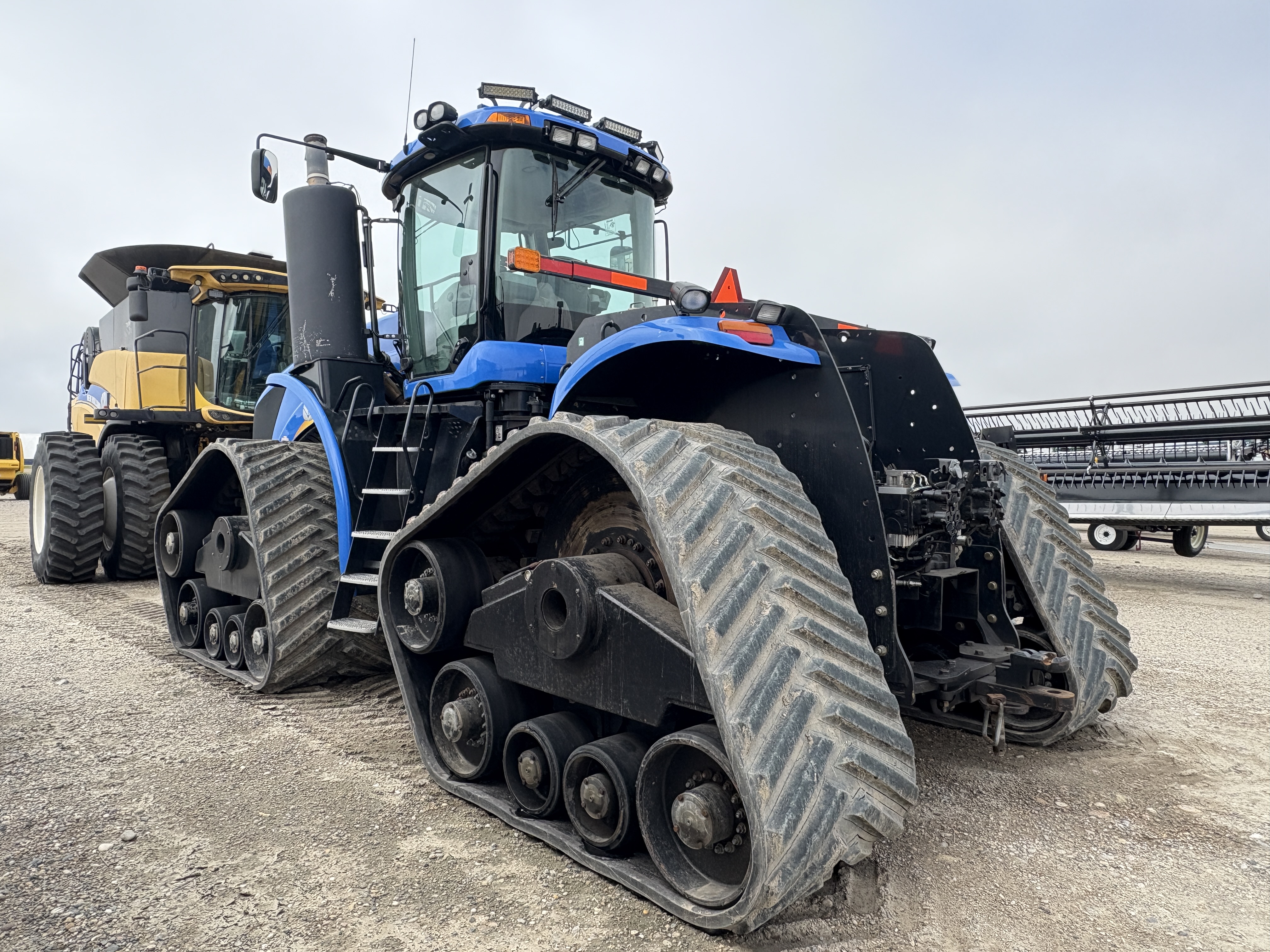 2013 New Holland T9.615 Tractor Rubber Track