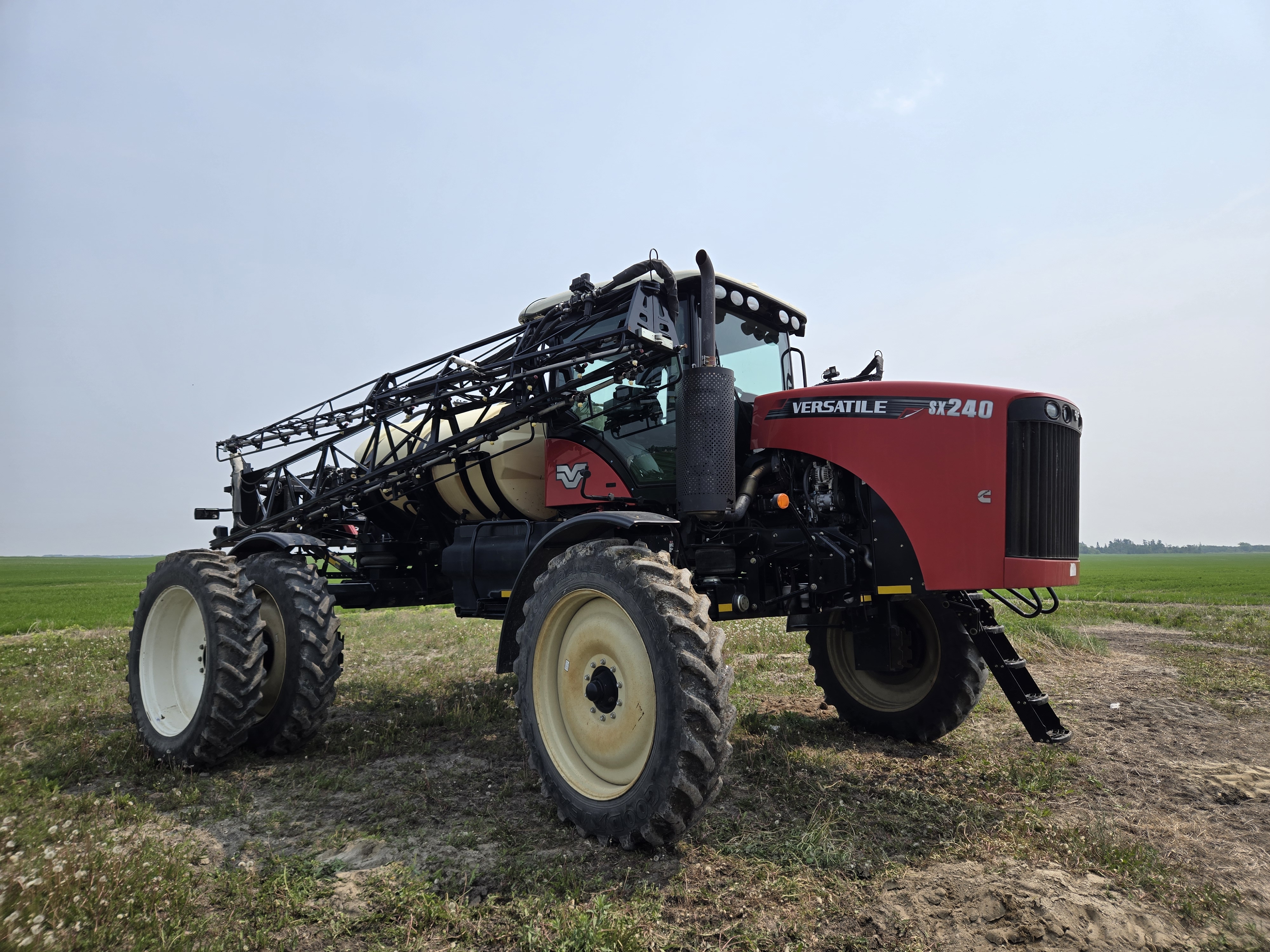 2014 Versatile SX240 Sprayer/High Clearance