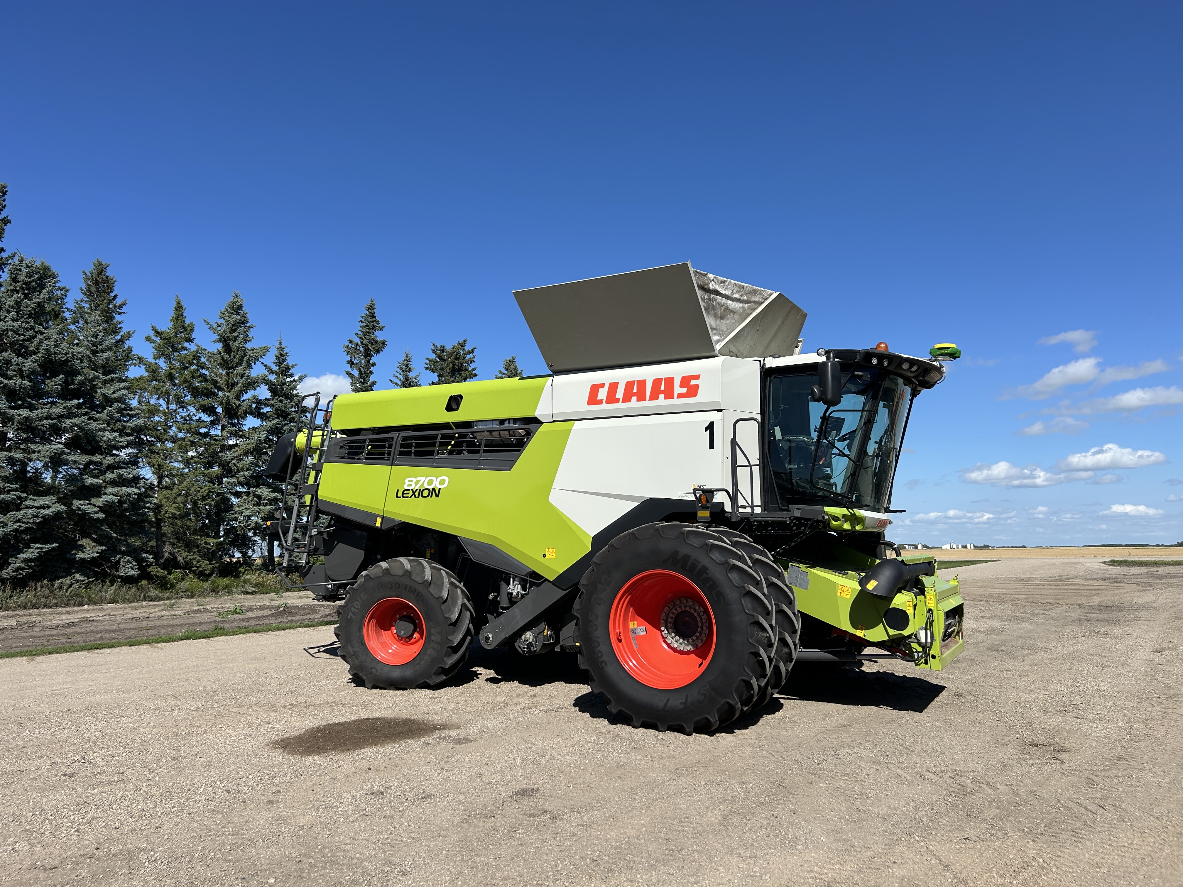 2022 CLAAS 8700 Combine