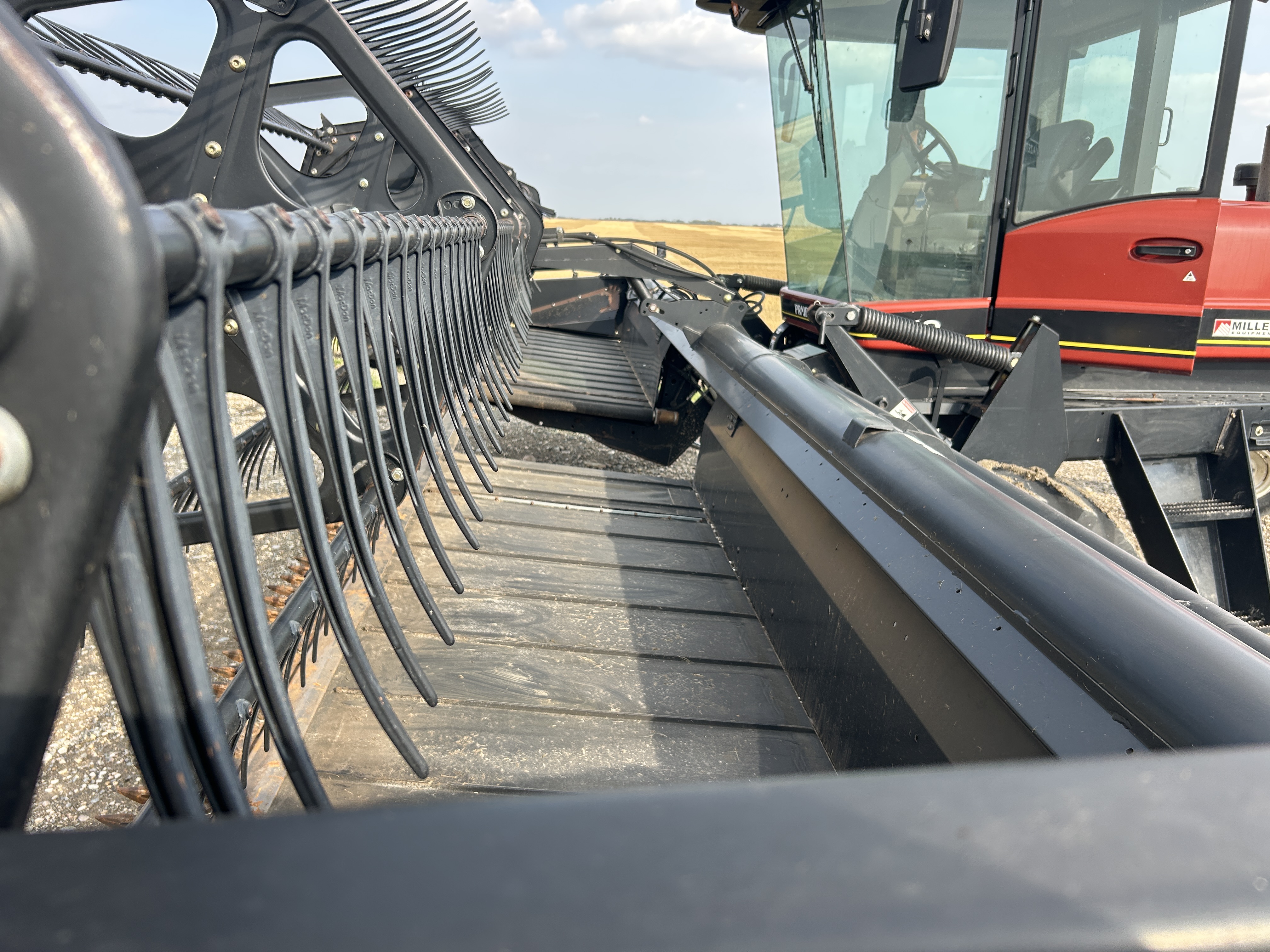 2003 Prairie Star 4940 Windrower