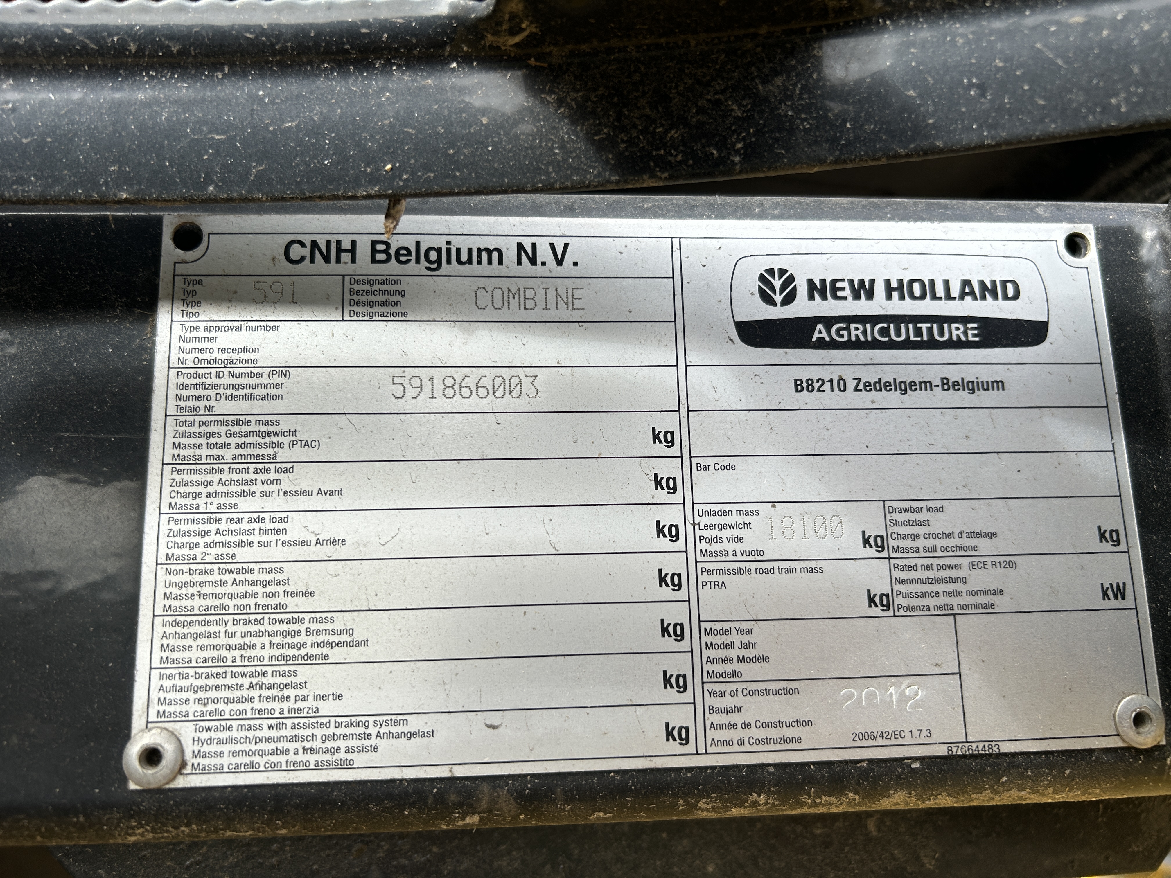 2012 New Holland CX8090 Combine