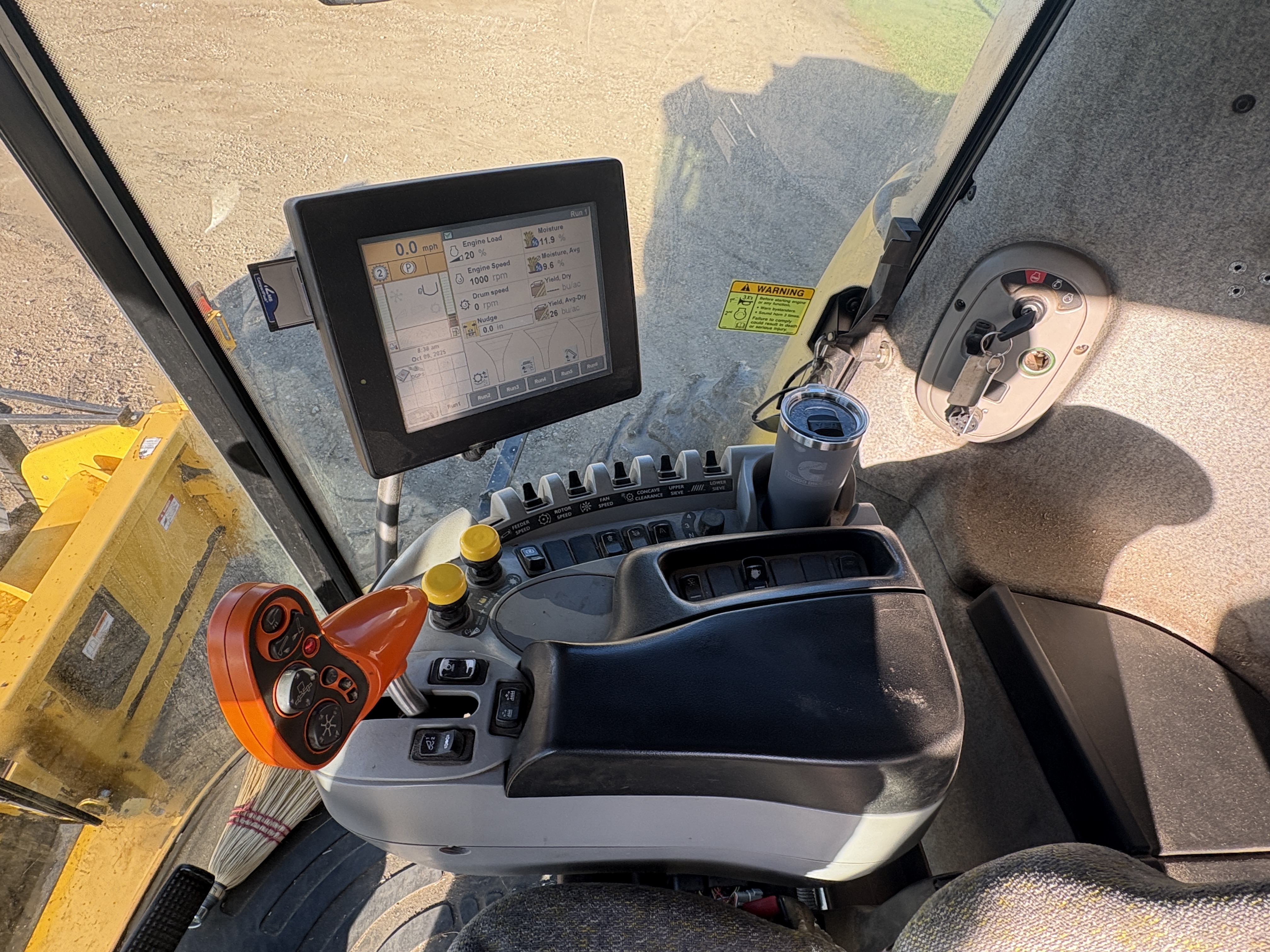 2009 New Holland CX8080 Combine