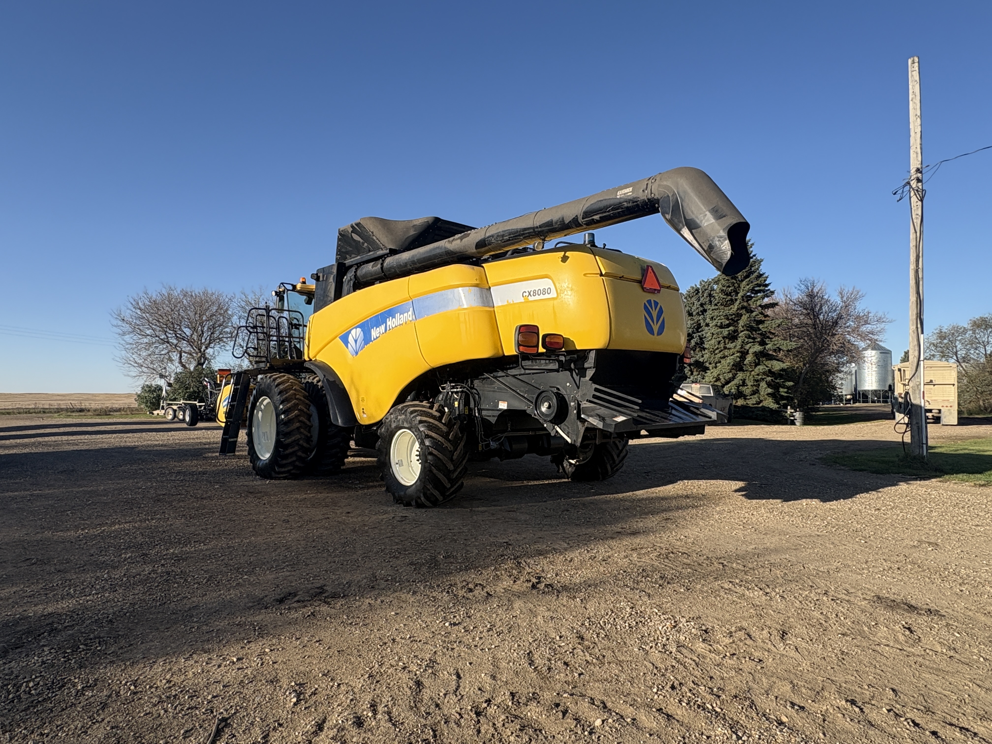 2009 New Holland CX8080 Combine