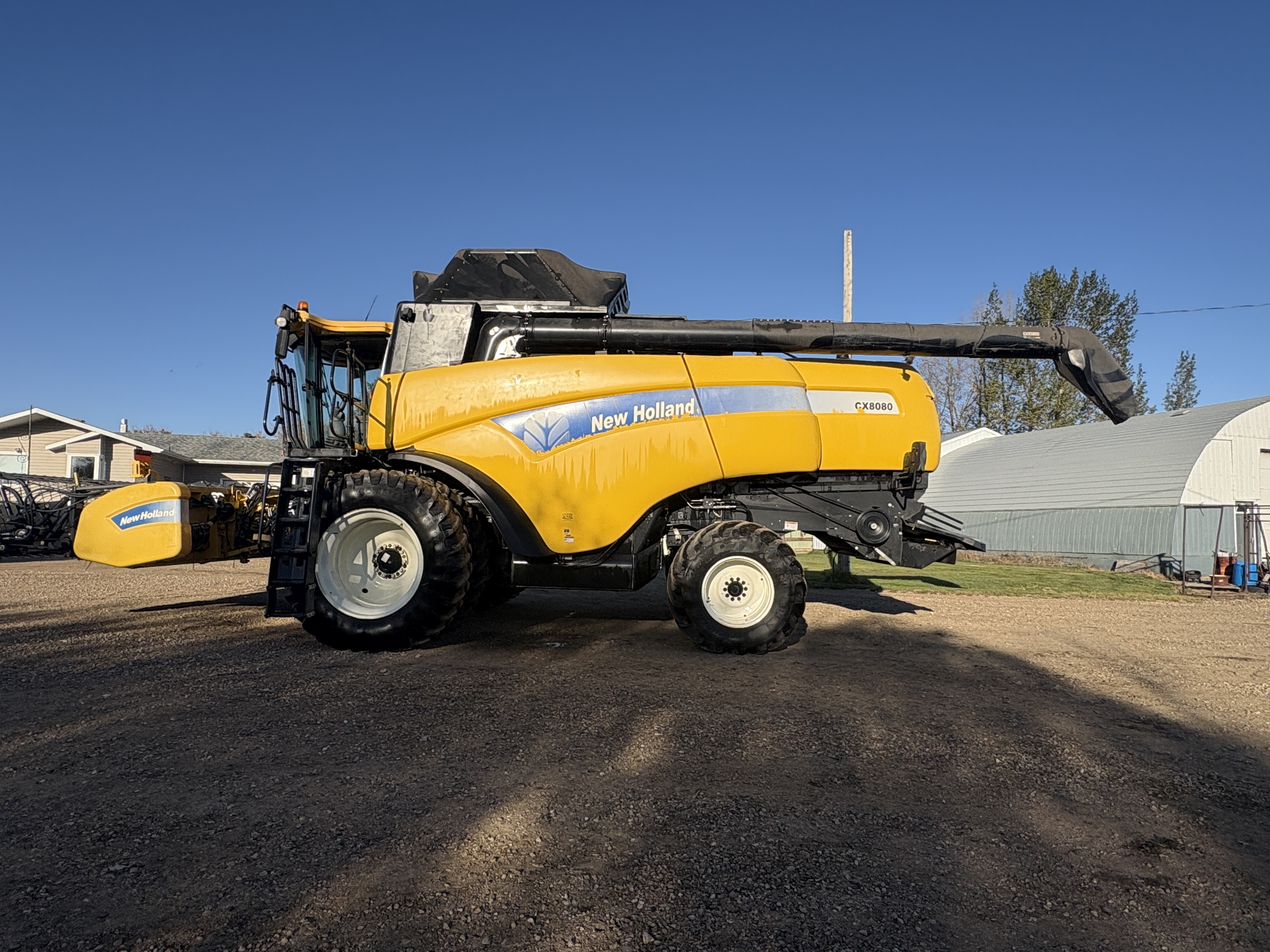 2009 New Holland CX8080 Combine
