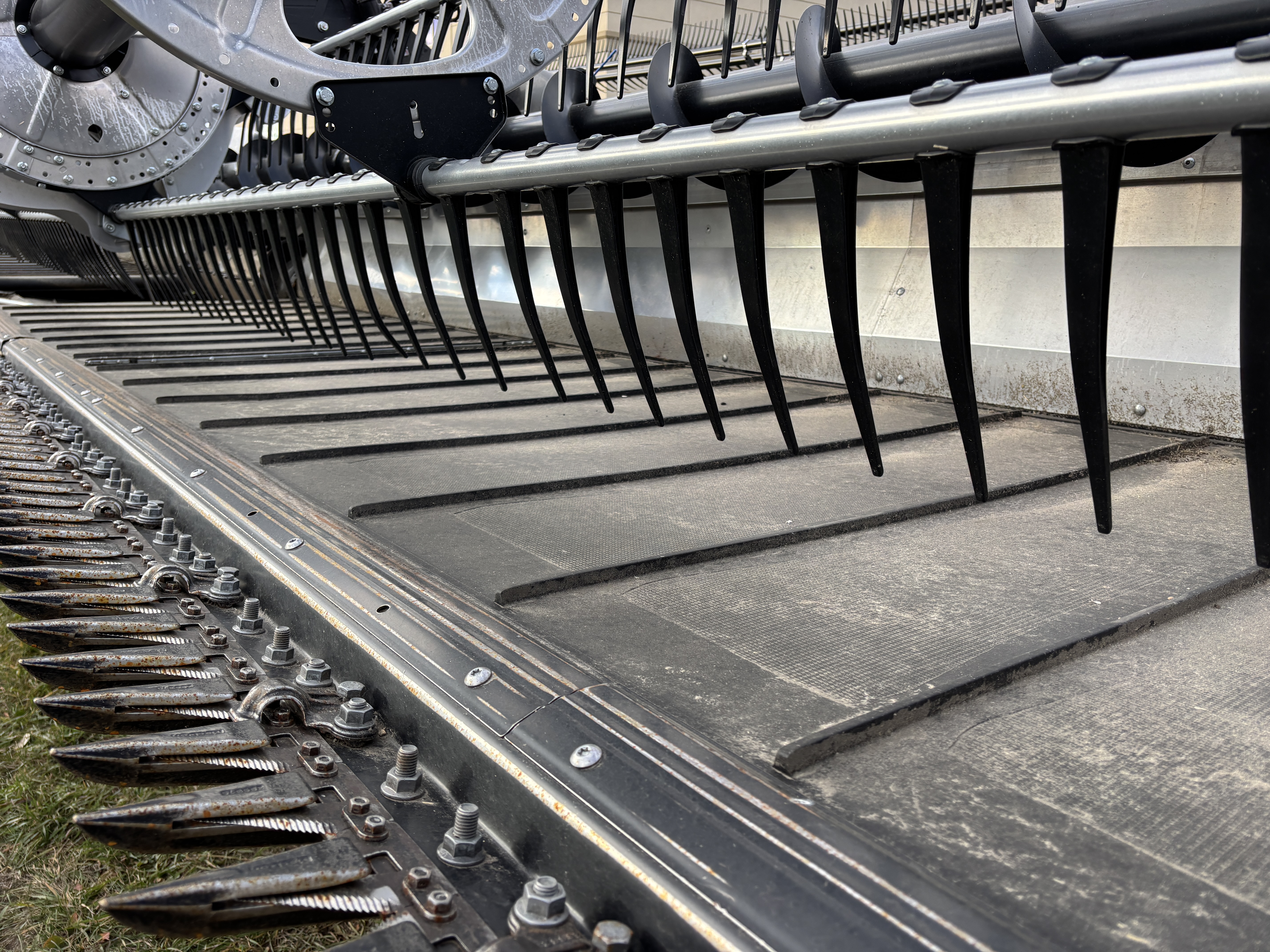 2022 CLAAS CONVIO F1380 Header Draper Flex