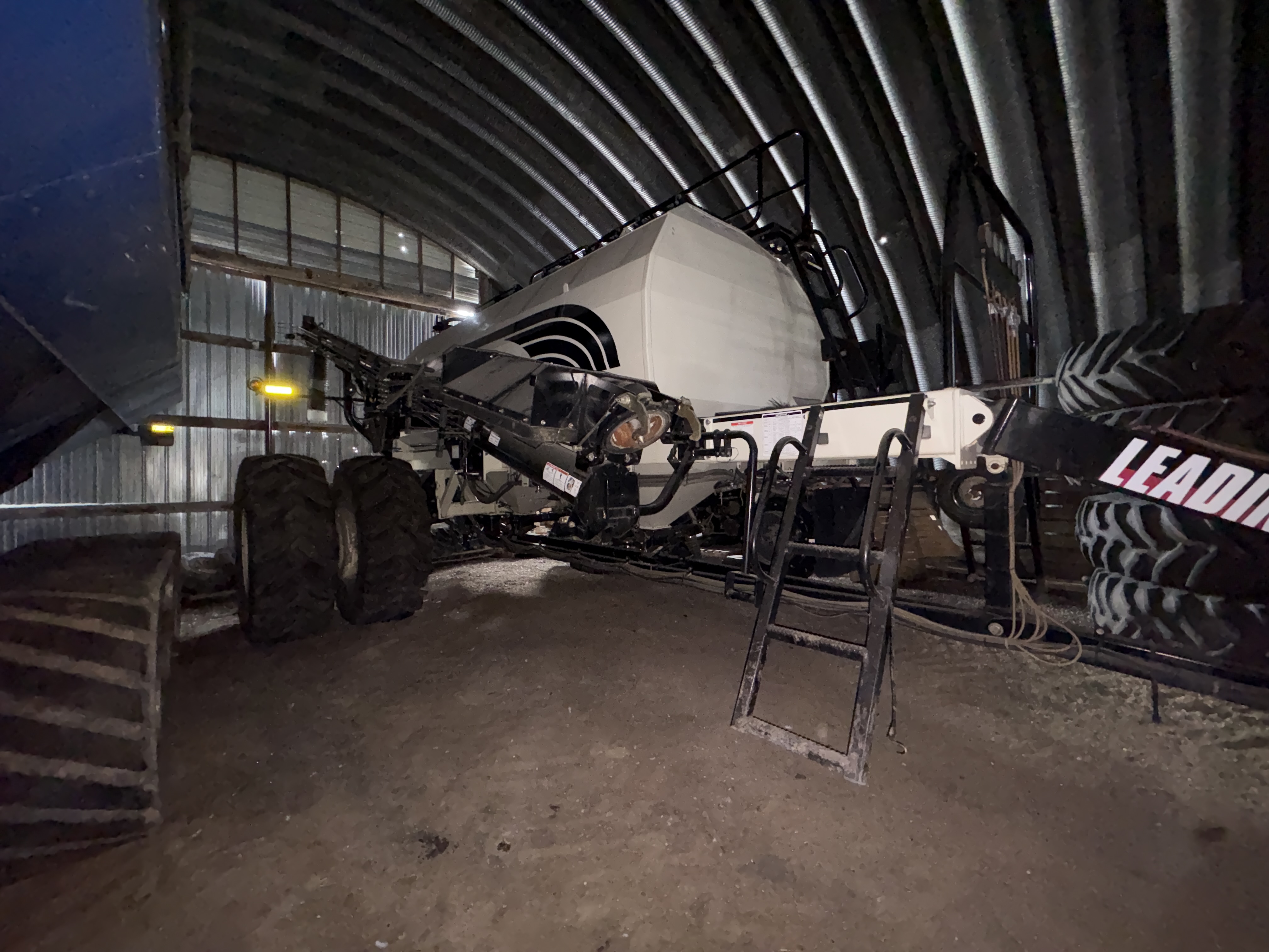 2014 Bourgault 6450 Air Tank/Cart