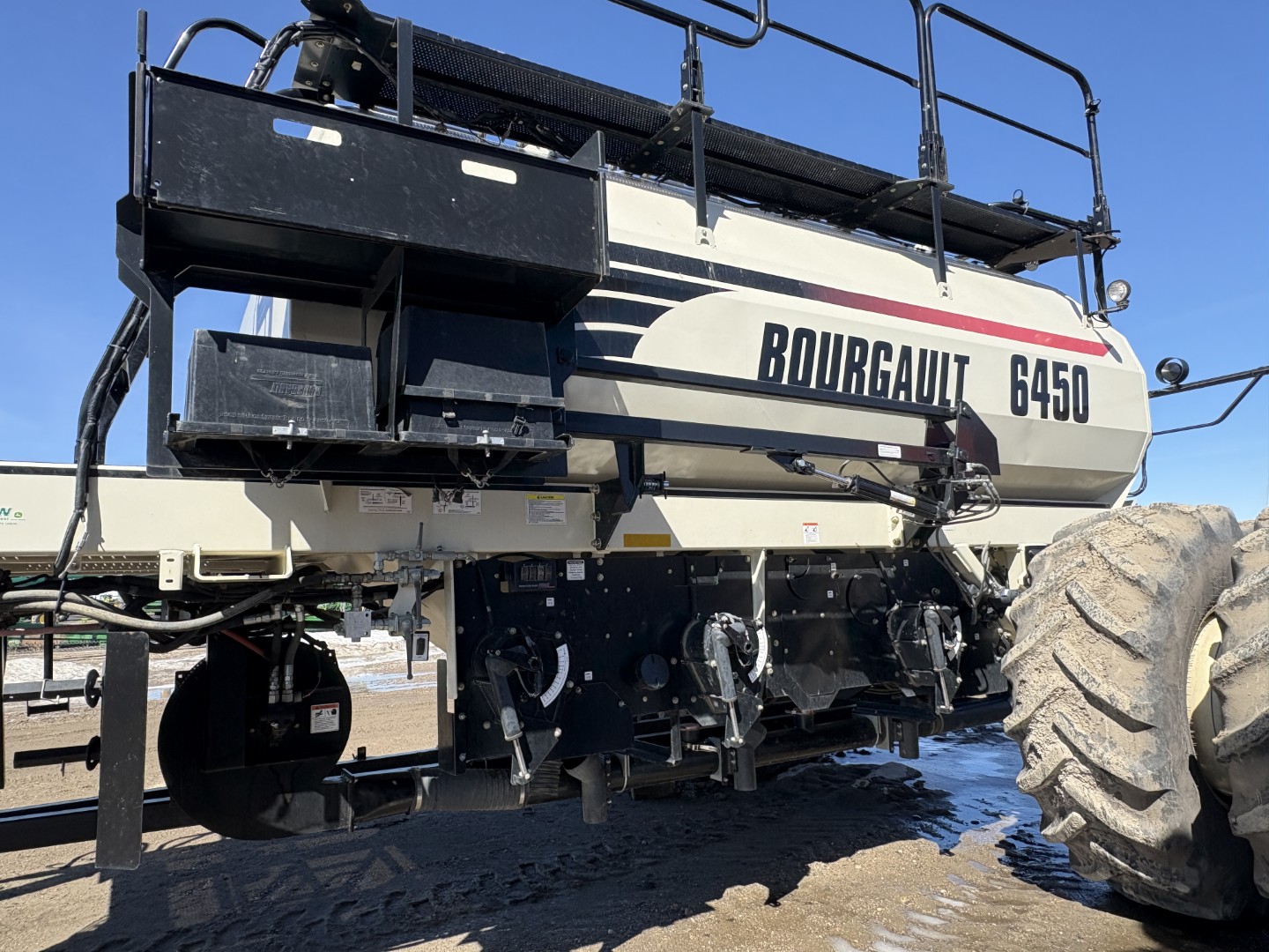 2014 Bourgault 6450 Air Tank/Cart