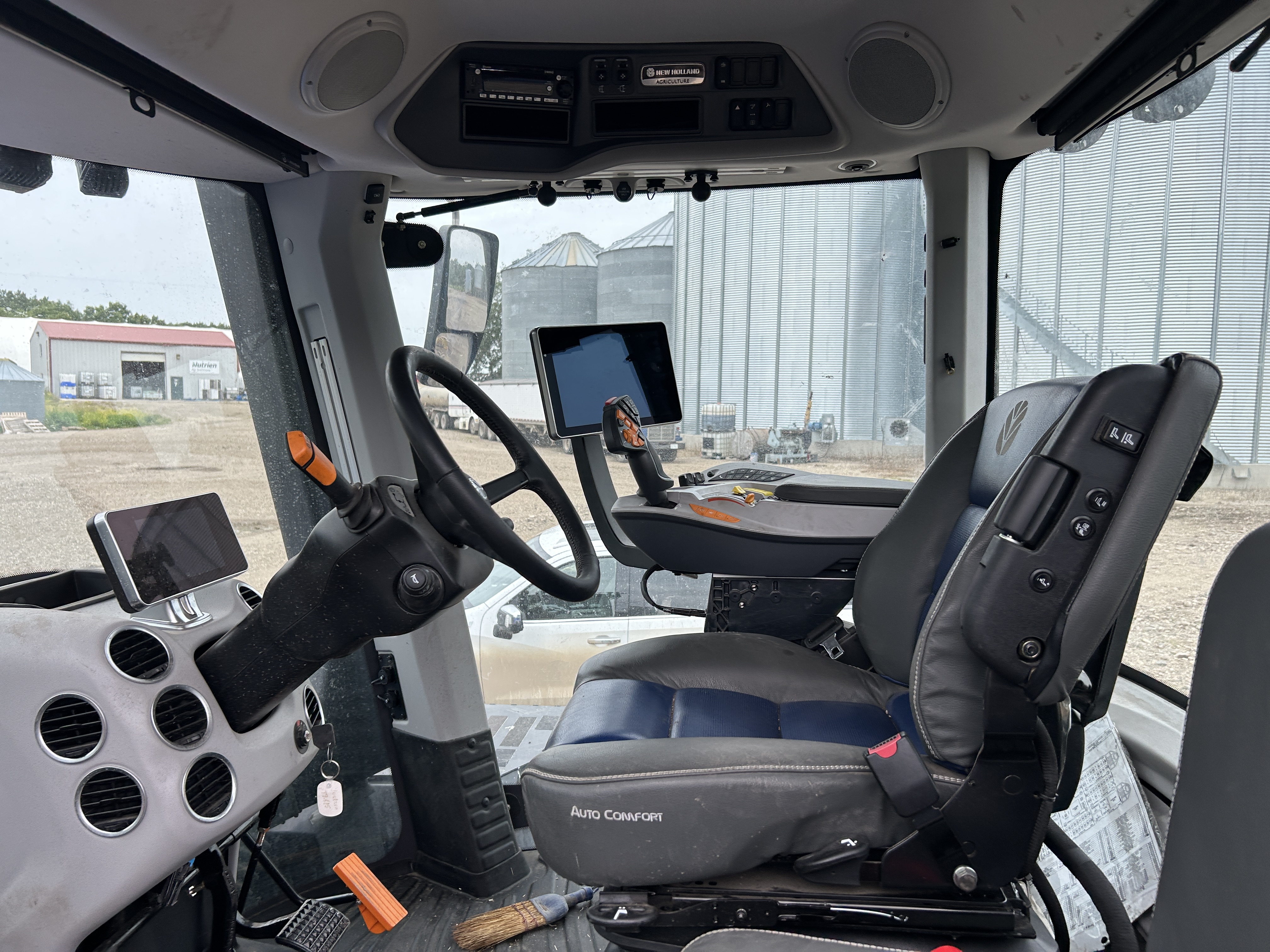 2024 New Holland T9.615 PLMI Tractor 4WD