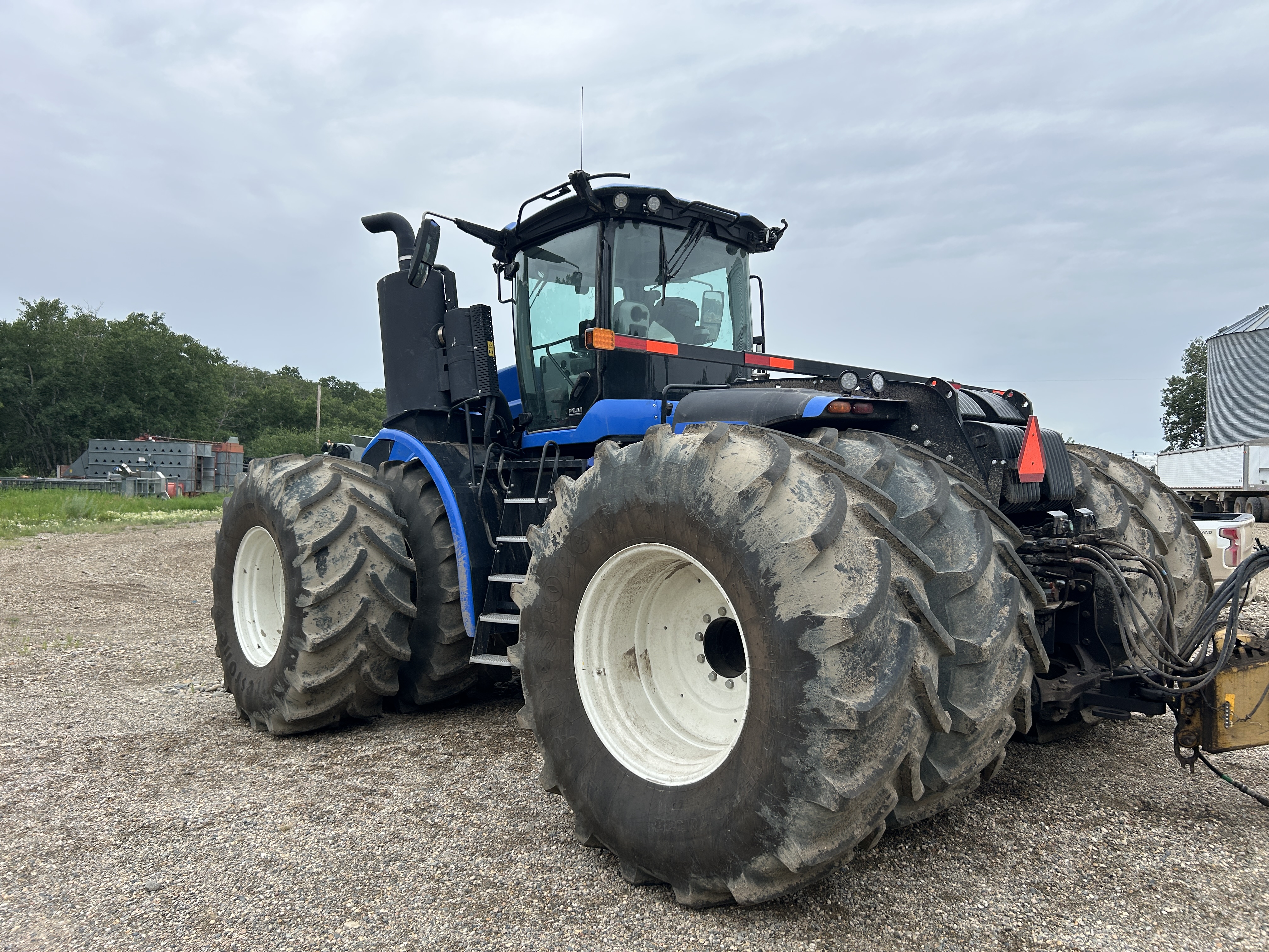2024 New Holland T9.615 PLMI Tractor 4WD