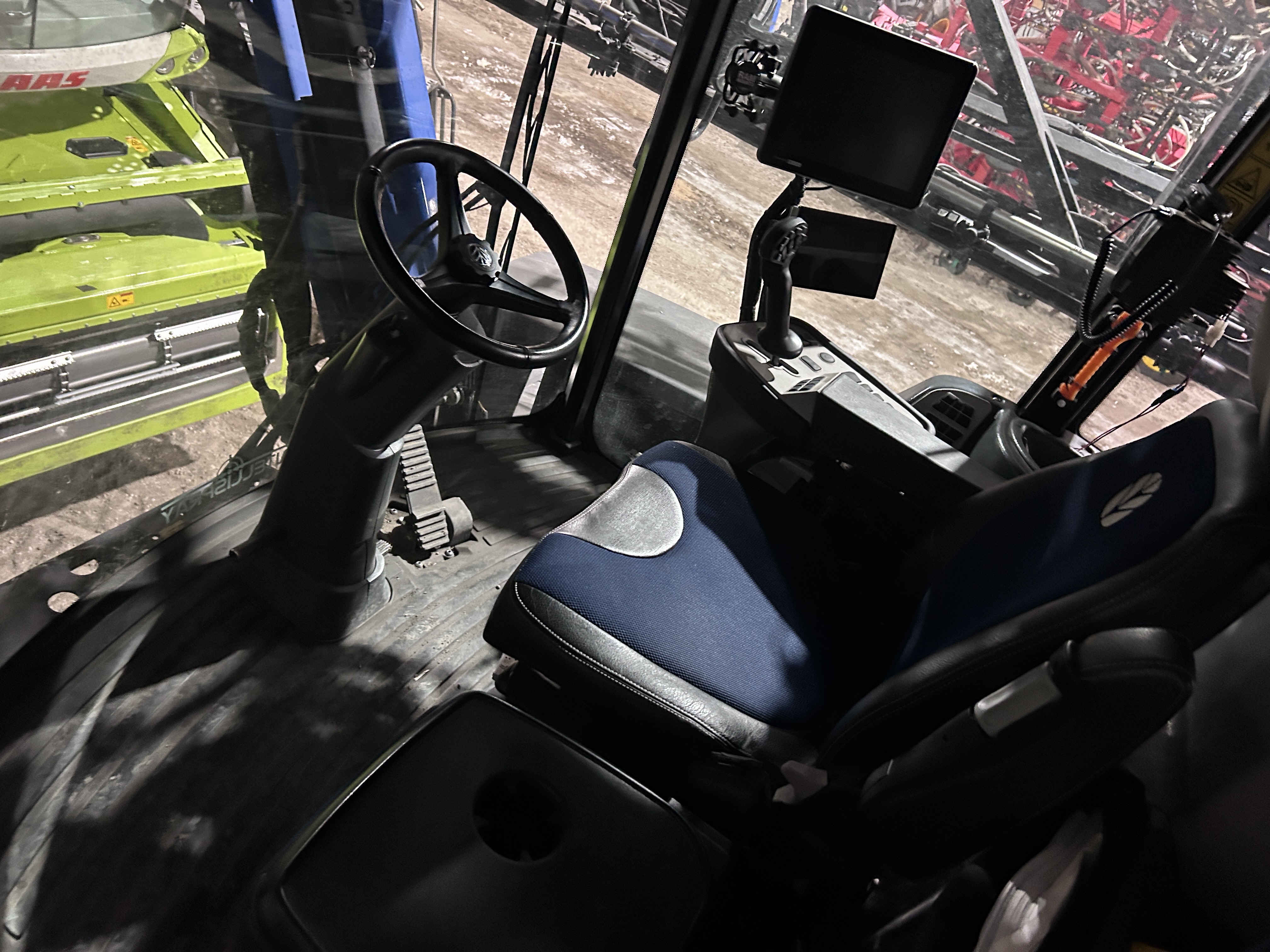 2020 New Holland SP.410F Sprayer/High Clearance