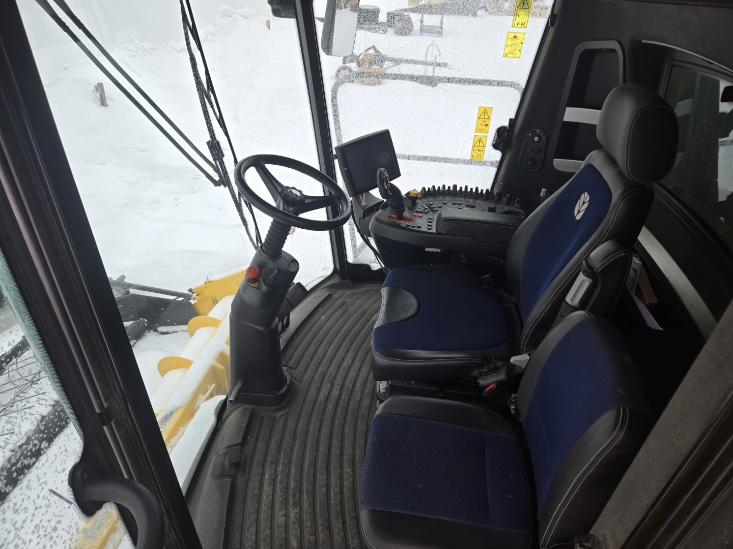 2023 New Holland CR9.90Z Combine