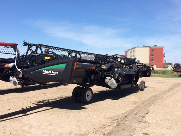 2017 MacDon FD75-35 Header Combine