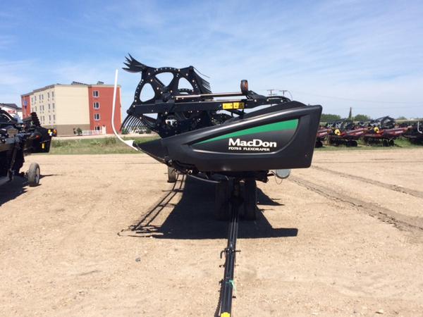 2017 MacDon FD75-35 Header Combine