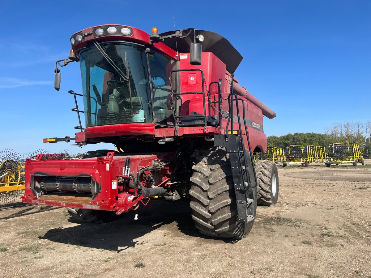 2010 Case 8120 Combine