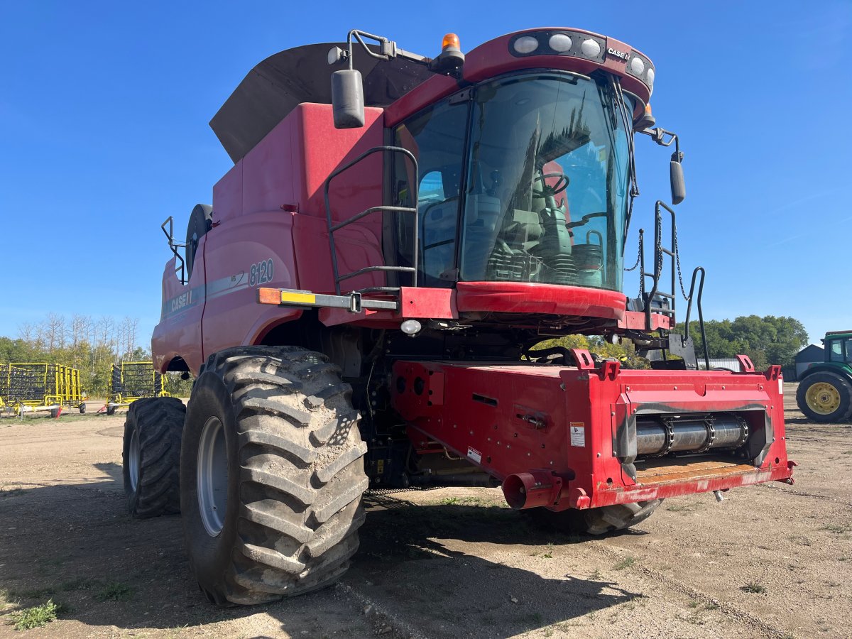 2010 Case 8120 Combine