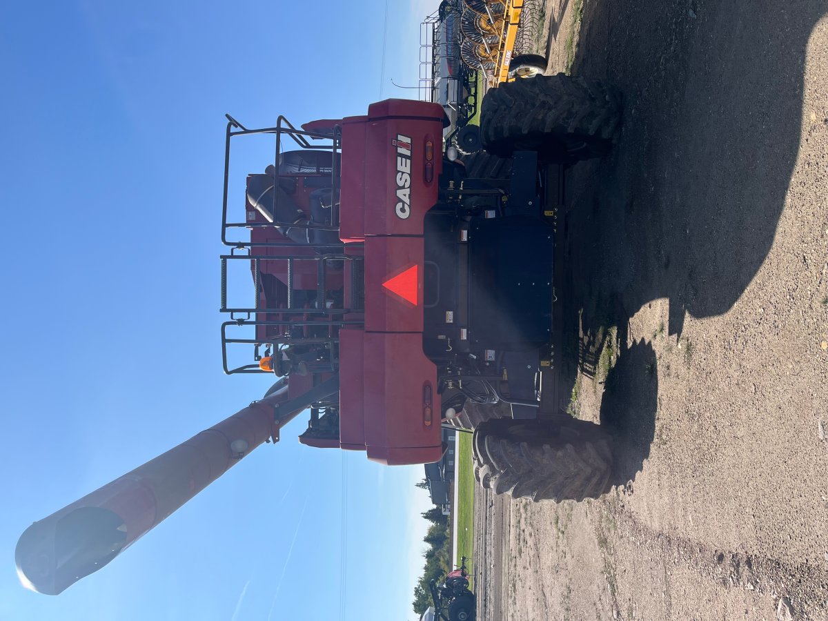 2010 Case 8120 Combine