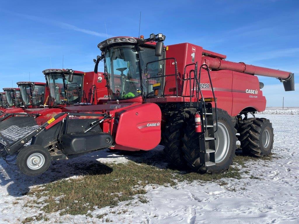 2023 Case 8250 Combine