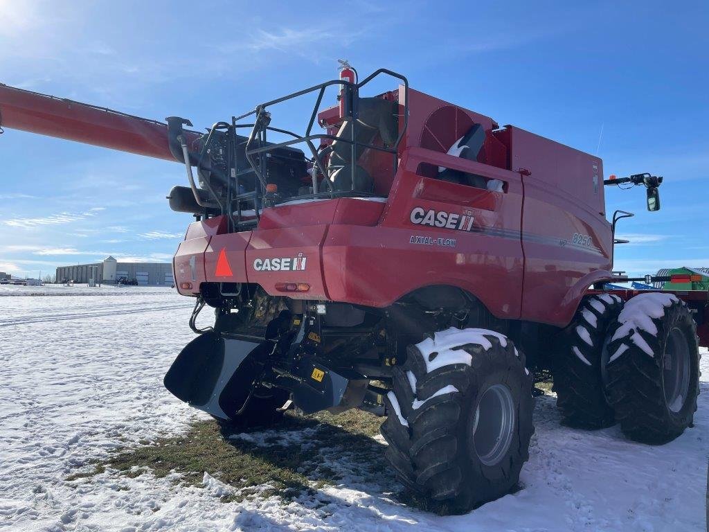 2023 Case 8250 Combine