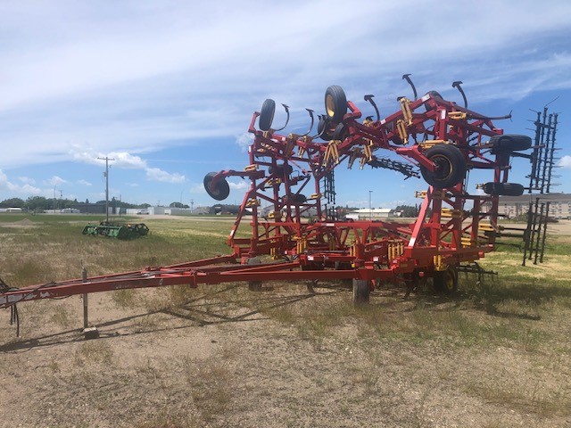 2011 Bourgault 9400-50 Row Crop Tillage