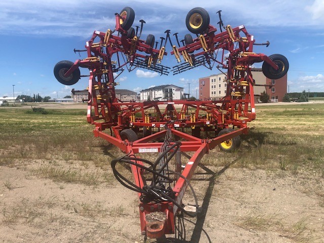 2011 Bourgault 9400-50 Row Crop Tillage