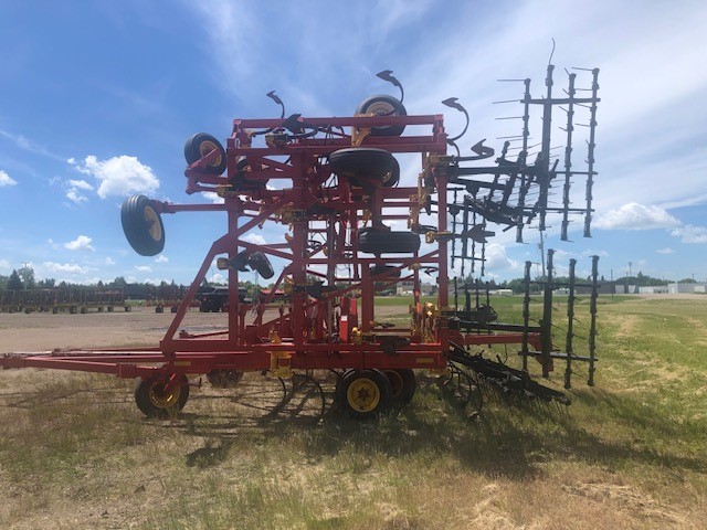 2011 Bourgault 9400-50 Row Crop Tillage