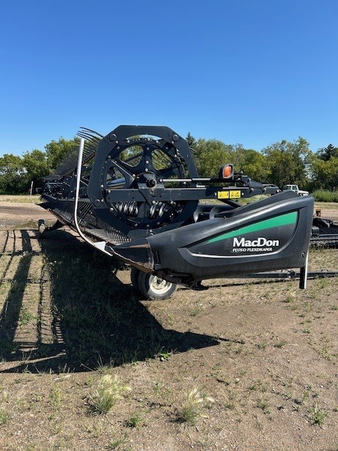 2017 MacDon FD75-40 Header Combine