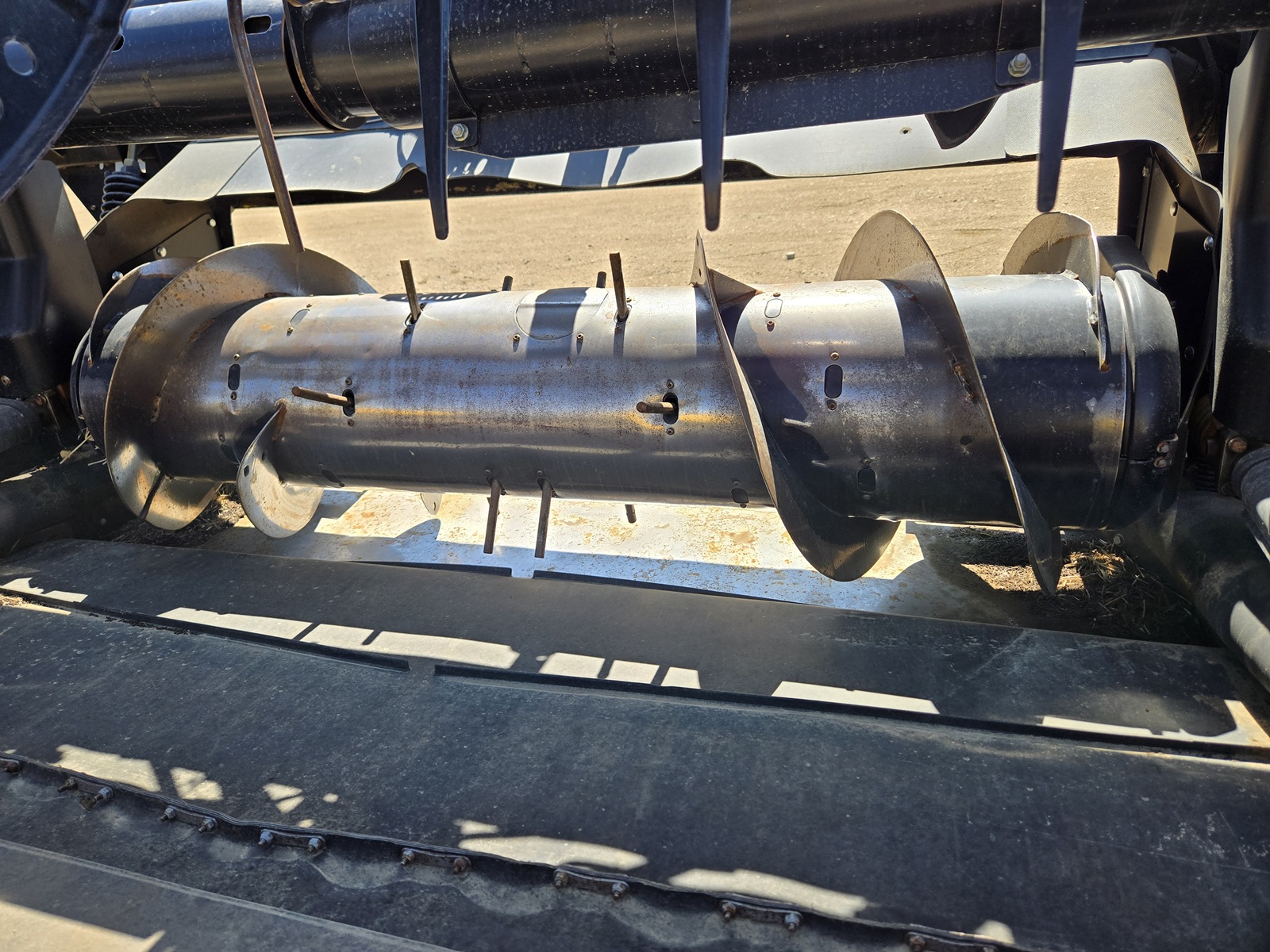 2013 MacDon FD75-35 Header Combine