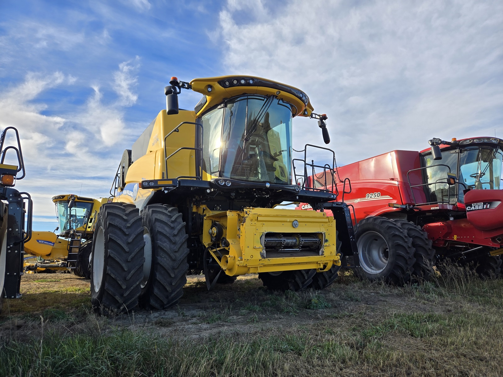 2019 New Holland CR8.90Z Combine