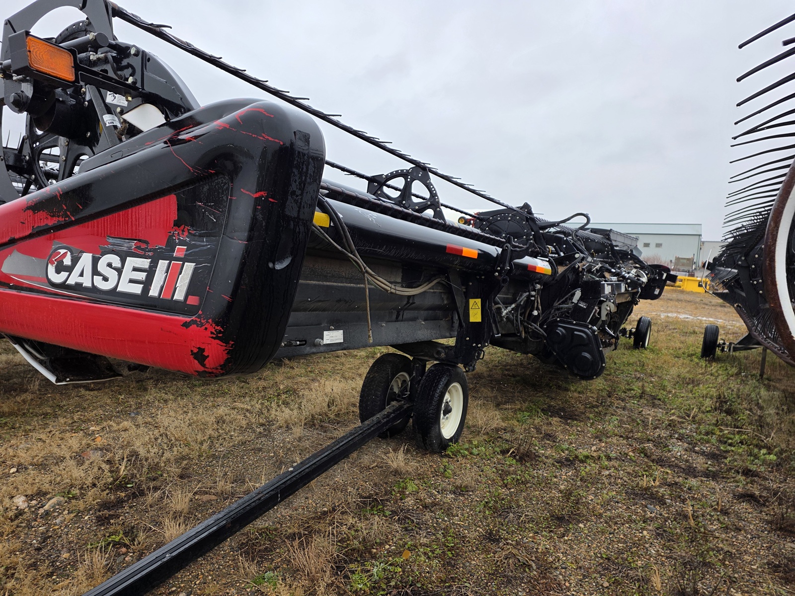 2011 MacDon FD70-40 Header Combine