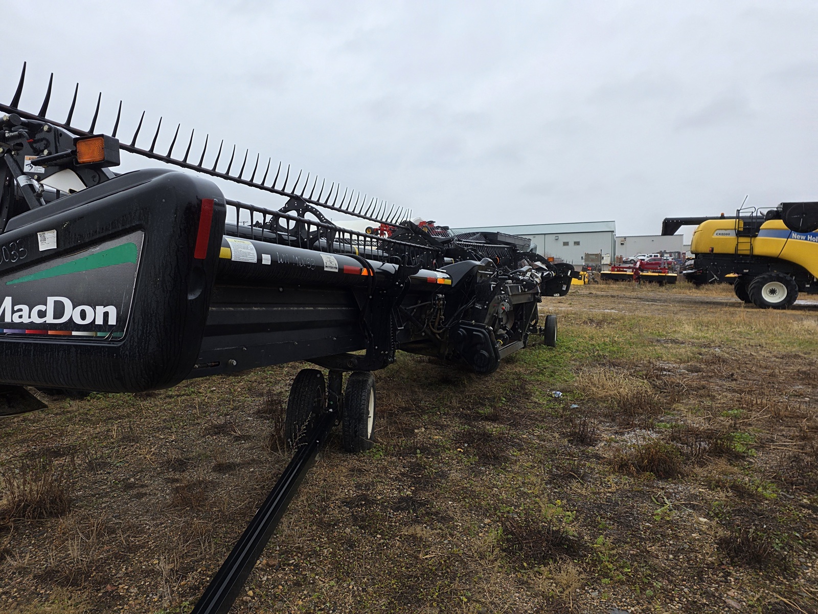 2009 MacDon FD70-40 Header Combine
