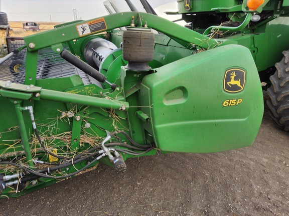 2011 John Deere 615P Header Combine