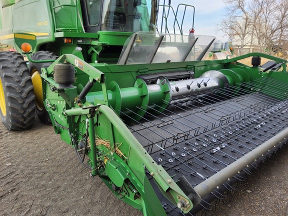 2011 John Deere 615P Header Combine