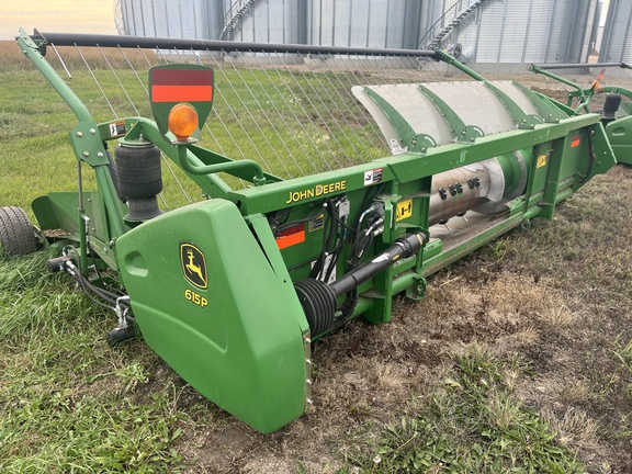 2011 John Deere 615P Header Combine