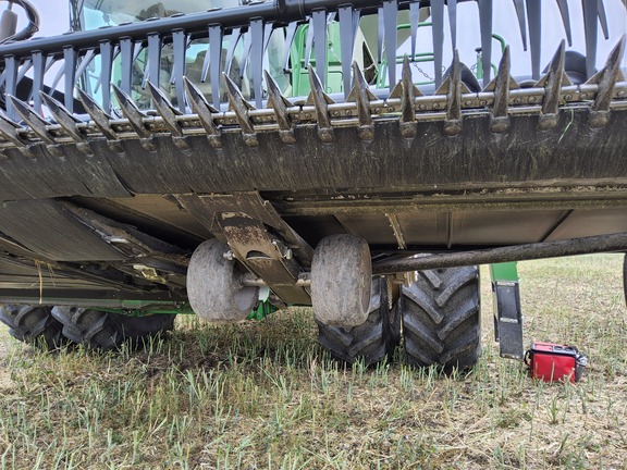 2020 MacDon FD140 Header Combine