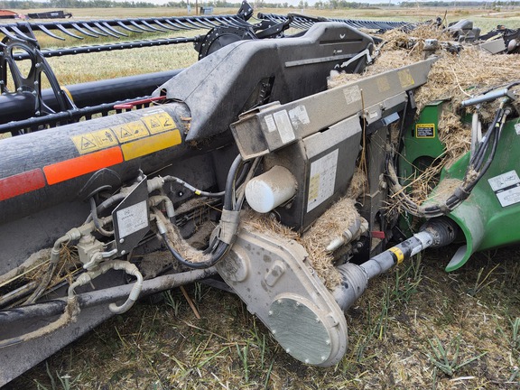 2020 MacDon FD140 Header Combine