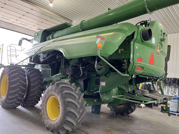 2022 John Deere S780 Combine