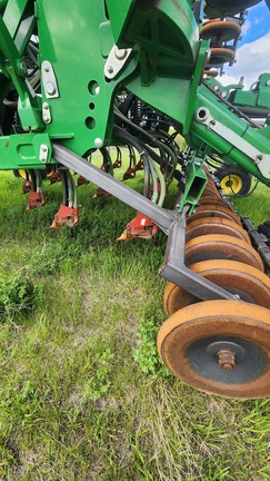 2014 John Deere 1830 W/1910 Air Seeder