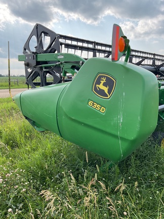 2010 John Deere 635D Header Combine