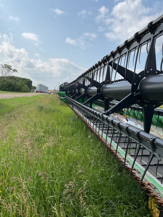 2010 John Deere 635D Header Combine