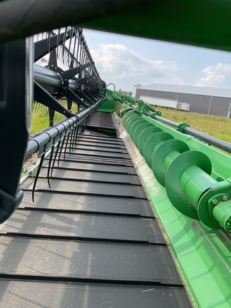 2010 John Deere 635D Header Combine