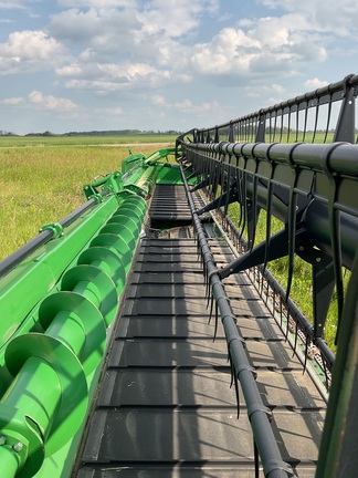 2010 John Deere 635D Header Combine