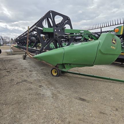 2010 John Deere 635D Header Combine
