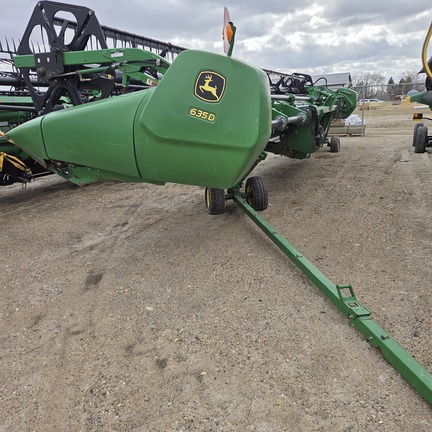 2010 John Deere 635D Header Combine