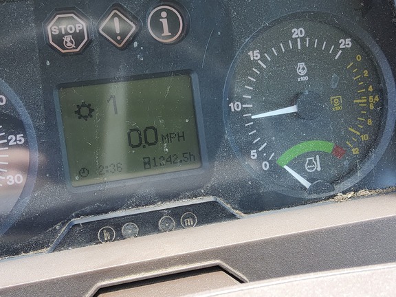 2004 John Deere 7320 Tractor