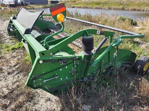 2015 John Deere 615P Header Combine