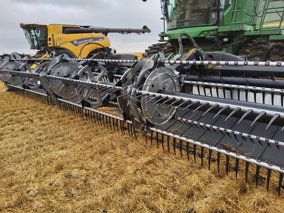 2022 MacDon FD240 Header Combine