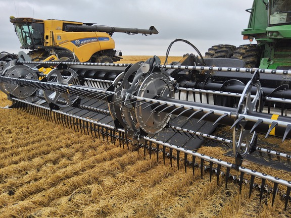 2022 MacDon FD240 Header Combine