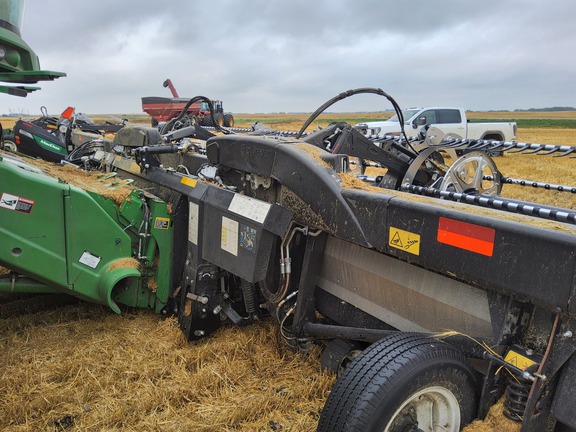 2022 MacDon FD240 Header Combine