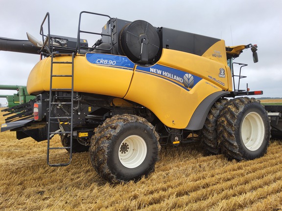 2022 New Holland CR8.90 Combine